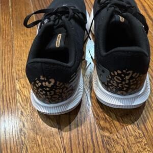 Women’s New Balance Black Athletic Shoes size 9.5